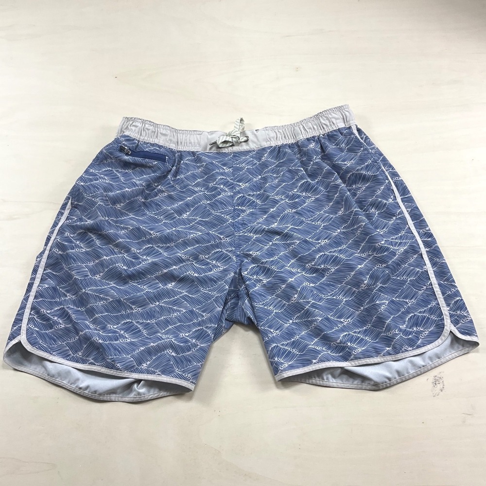 Vuori Banks Shorts XXL Blue Wave Print V330 Performance 4-Way Stretch Swim Run